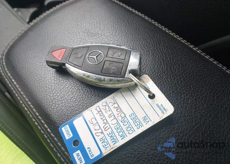 2015 Mercedes-Benz Cla 250 4Matic z USA, uszkodzony, nr VIN WDDSJ4GBXFN270357